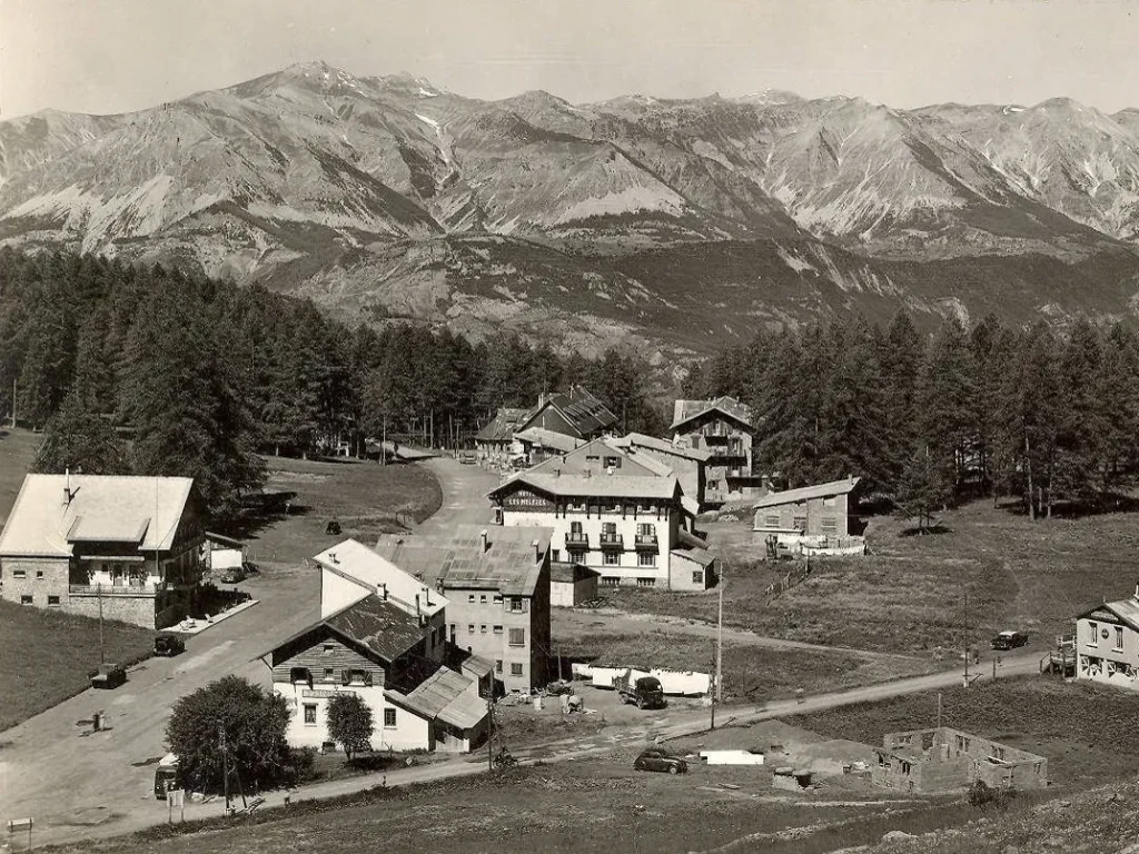 Photo d'archive du village de Valberg
