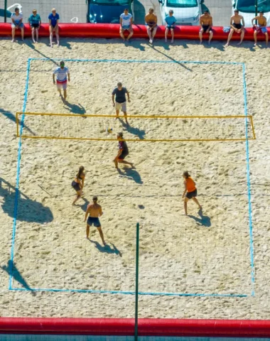 Vue drone du beach volley à Valberg
